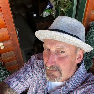 Meet your Posher, Christopher